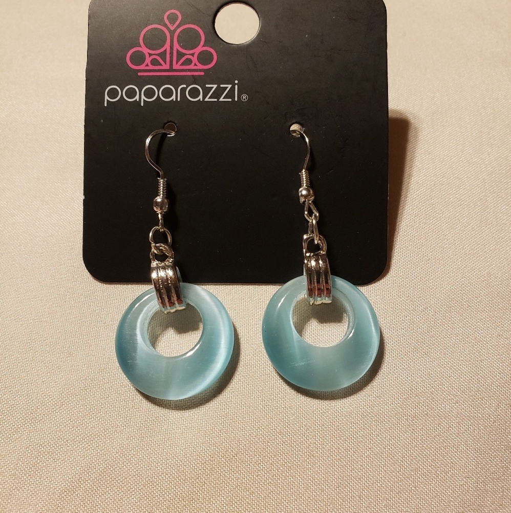 {Paparazzi} earrings